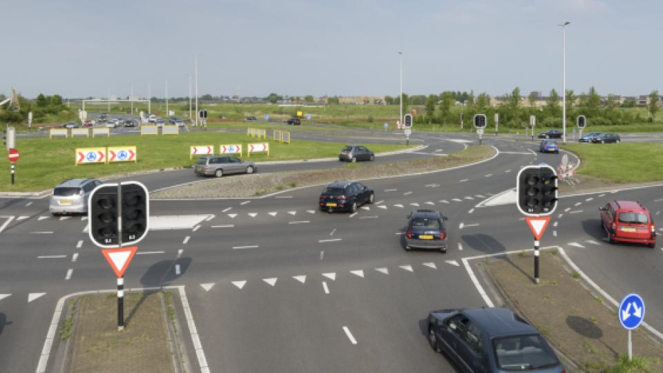 Rotonde met auto's