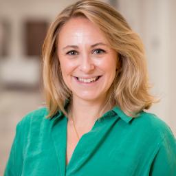 Pasfoto van Lucy Oates