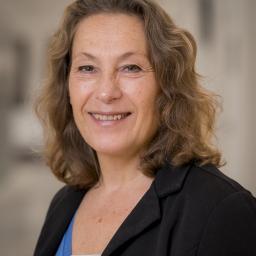 Pasfoto van Suzanne van der Geest